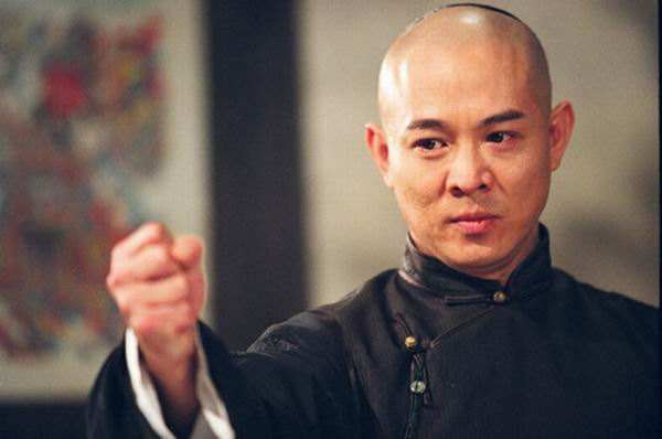 李连杰26岁算命 李连杰的生辰八字解析